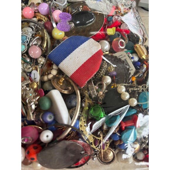 Mixed Craft Beads & Jewelry Making Supplies 2 Lbs 5 Oz Assorted Materials & Colo - Picture 11 of 16